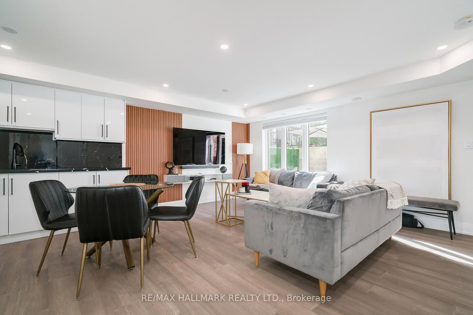 11 Foundry Avenue, Unit 129 thumbnail 3