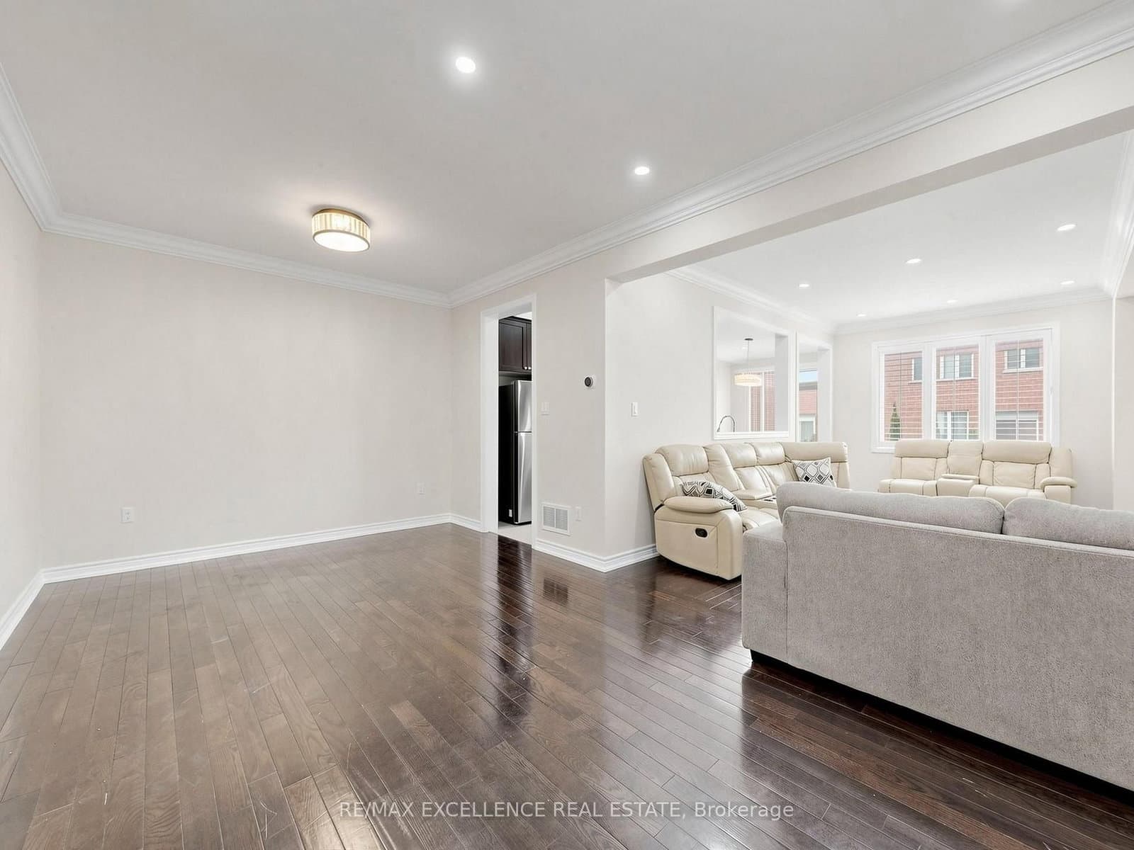 61 Campwood Crescent thumbnail 5