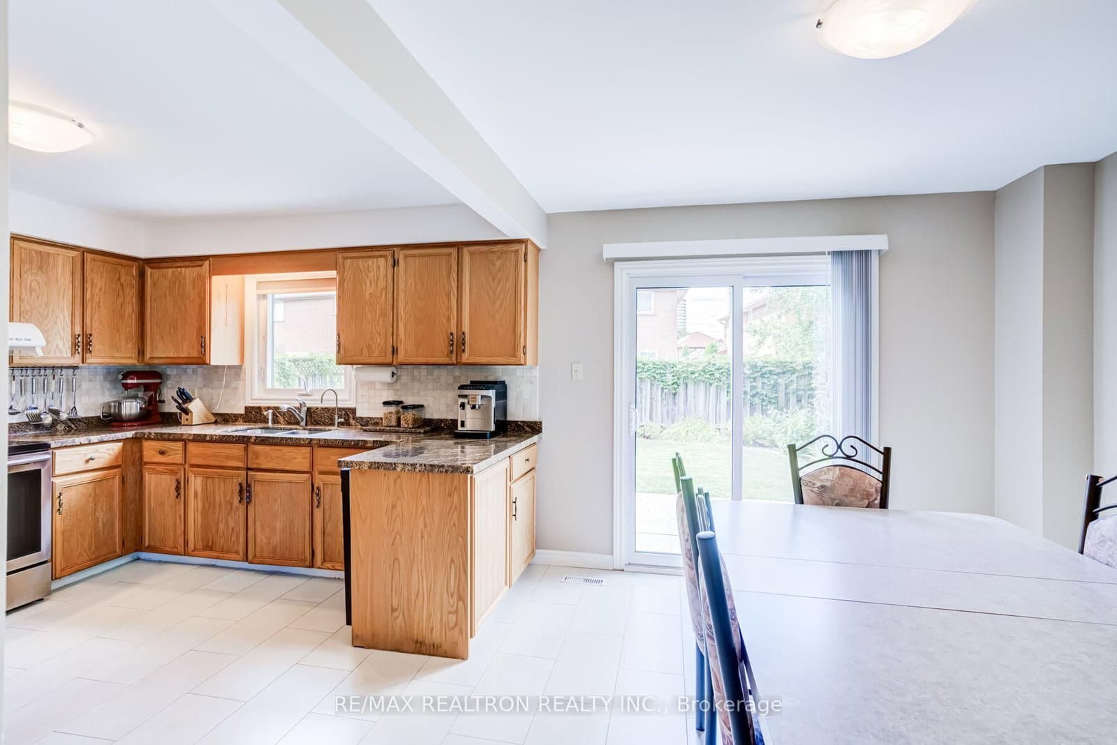 4379 Radisson Crescent thumbnail 10