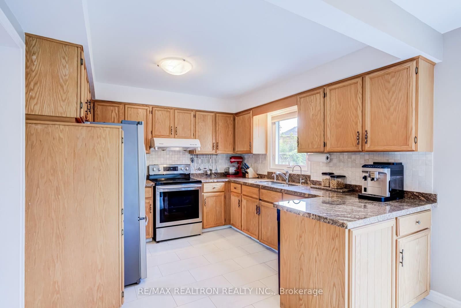 4379 Radisson Crescent thumbnail 13
