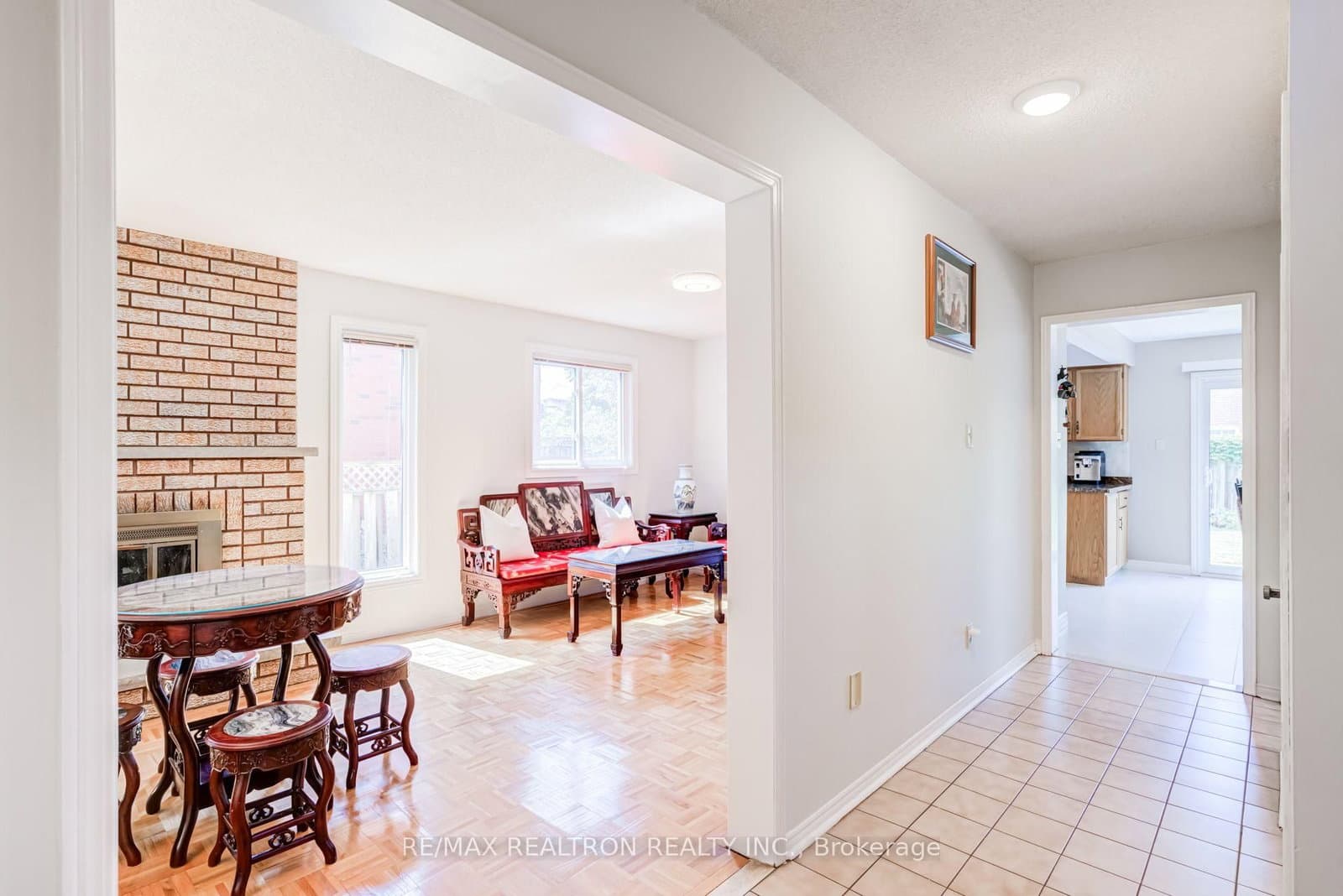 4379 Radisson Crescent thumbnail 18