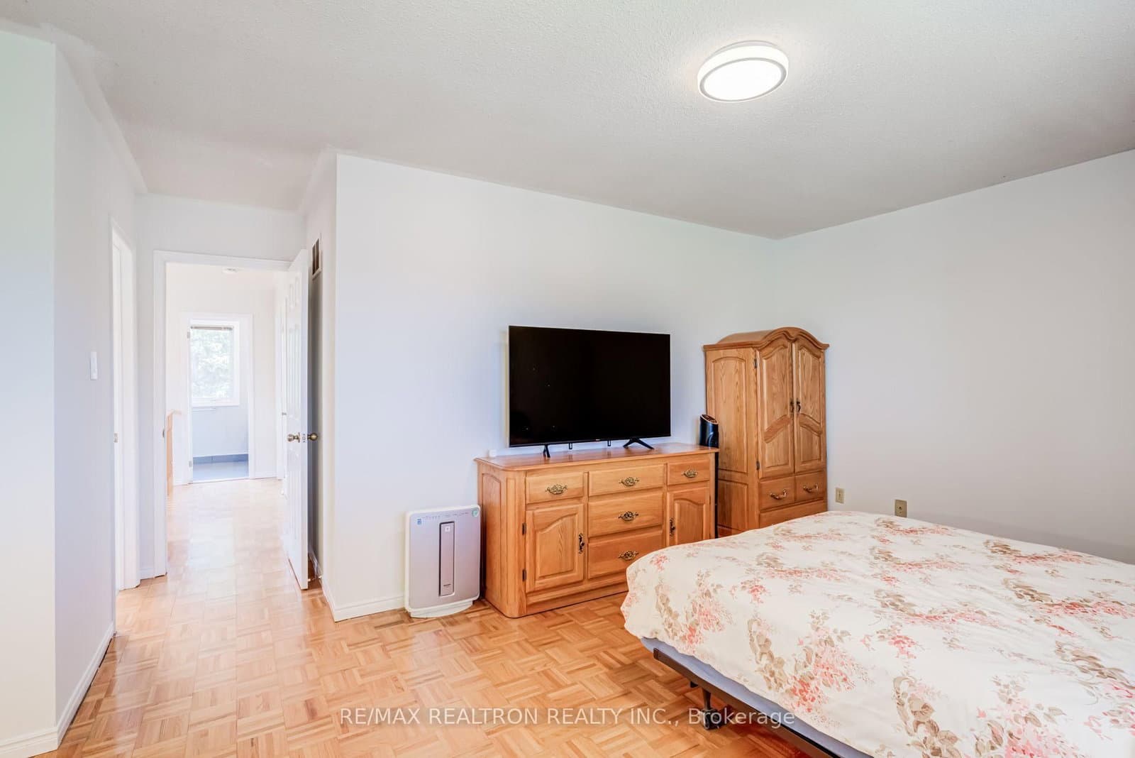 4379 Radisson Crescent thumbnail 23