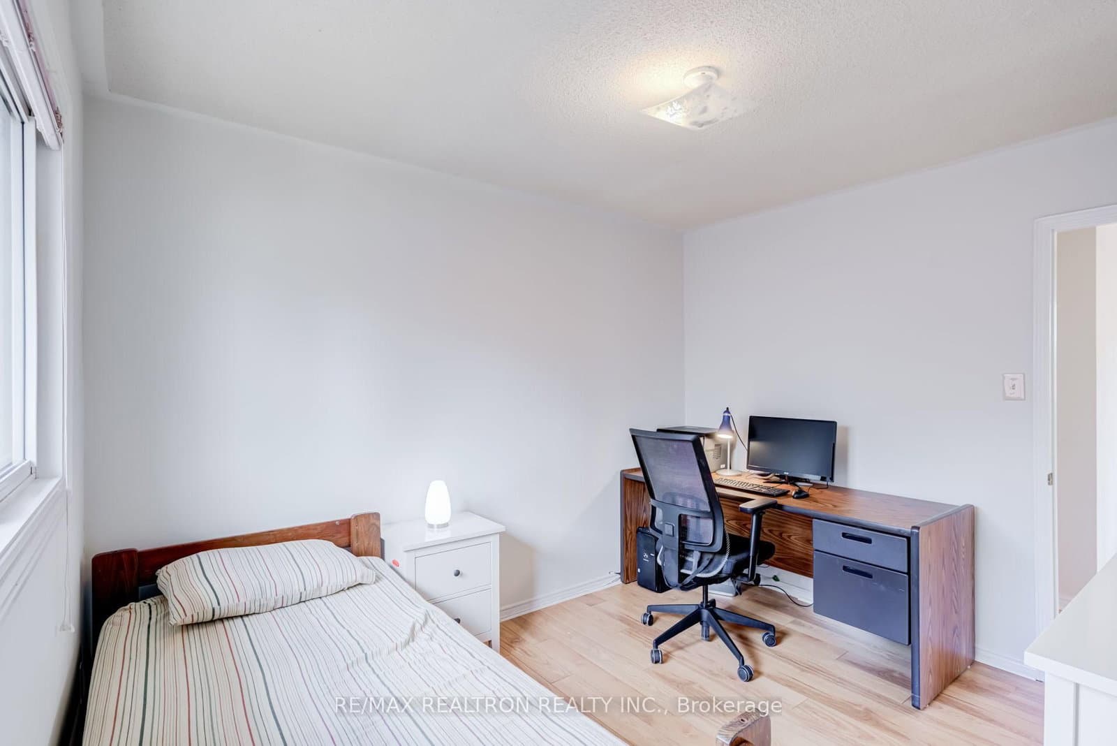4379 Radisson Crescent thumbnail 28