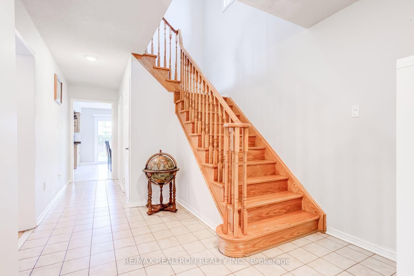 4379 Radisson Crescent thumbnail 3