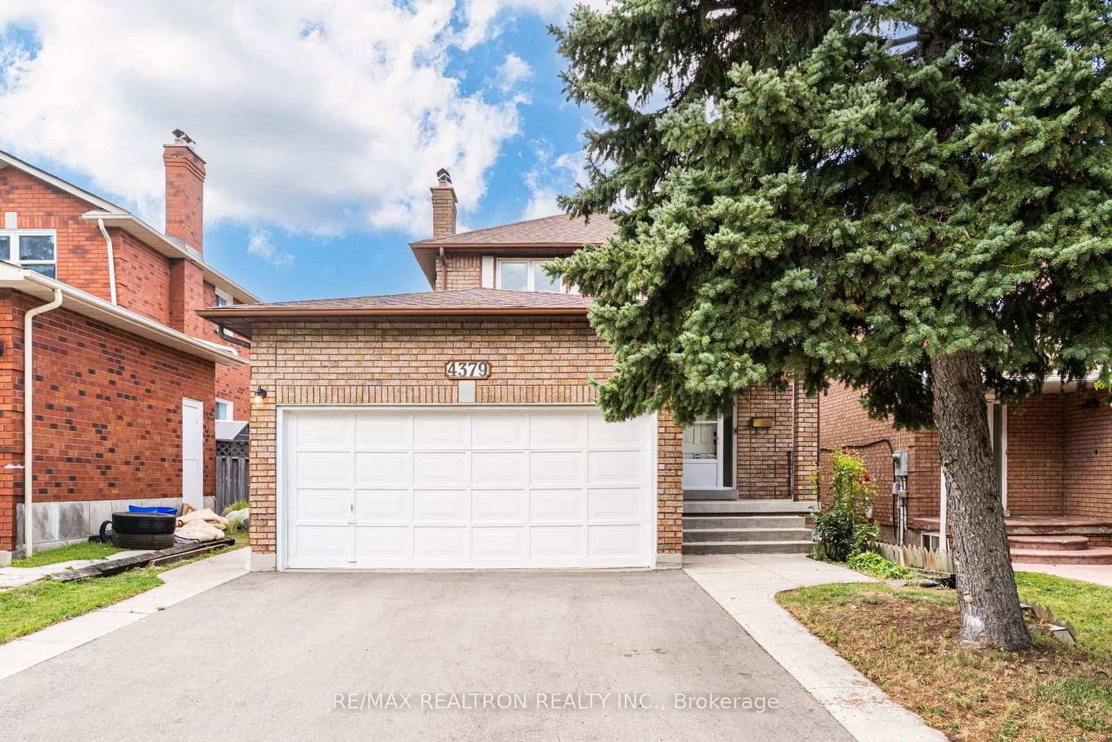 4379 Radisson Crescent thumbnail 40