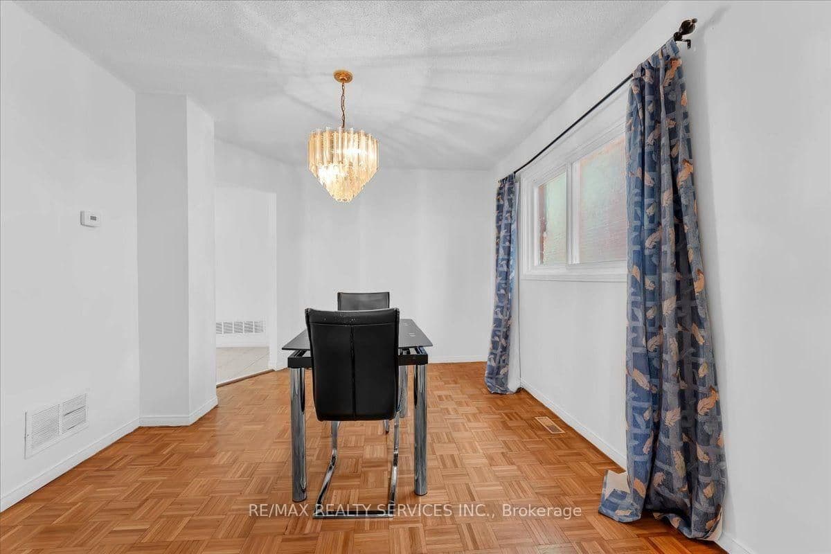 162 Major William Sharpe Drive thumbnail 12