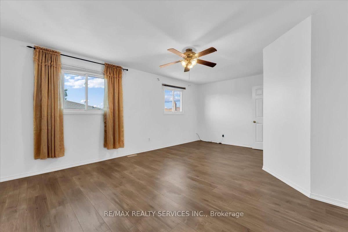 162 Major William Sharpe Drive thumbnail 18