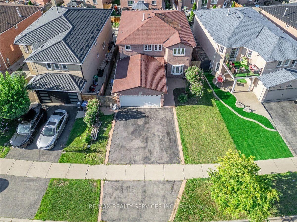 162 Major William Sharpe Drive thumbnail 2