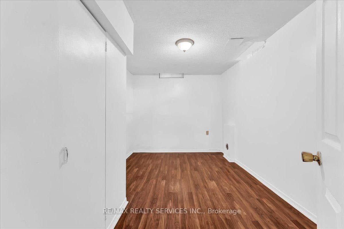 162 Major William Sharpe Drive thumbnail 37