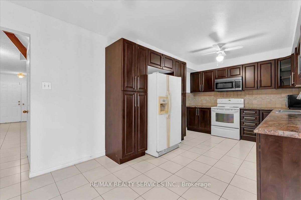 162 Major William Sharpe Drive thumbnail 9