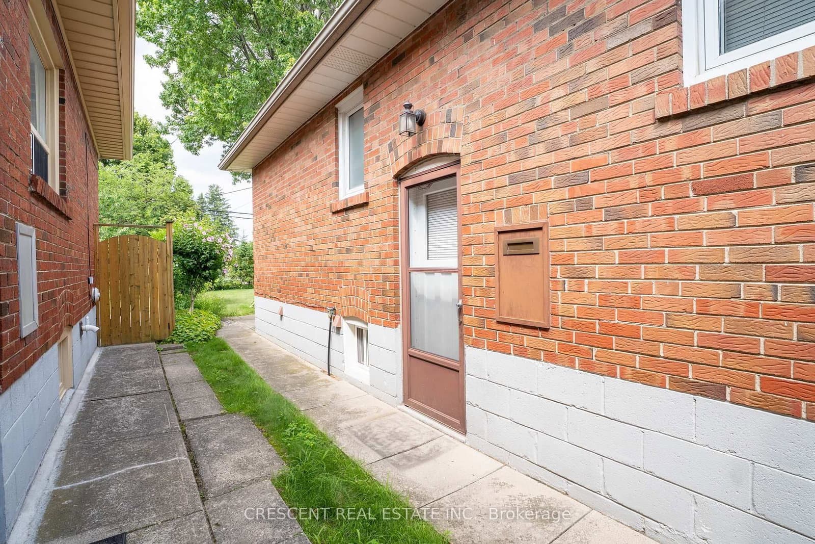 14 Claymore Drive, Unit LOWER thumbnail 2