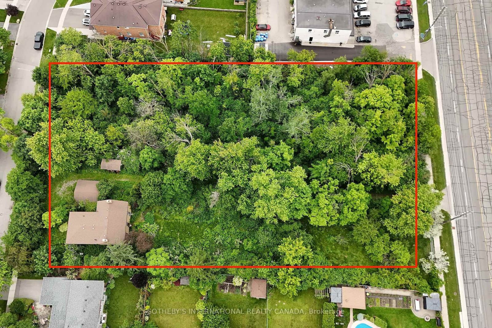 1050 BURNHAMTHORPE Road E thumbnail 2