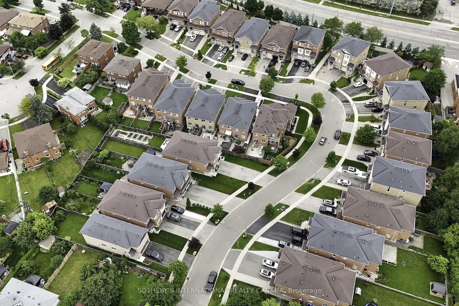 1050 BURNHAMTHORPE Road E thumbnail 5