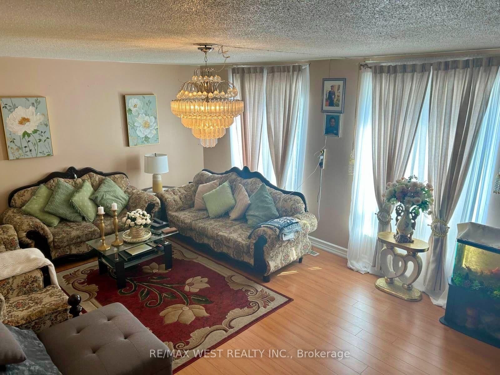 6458 Finch Avenue W, Unit 134 thumbnail 4