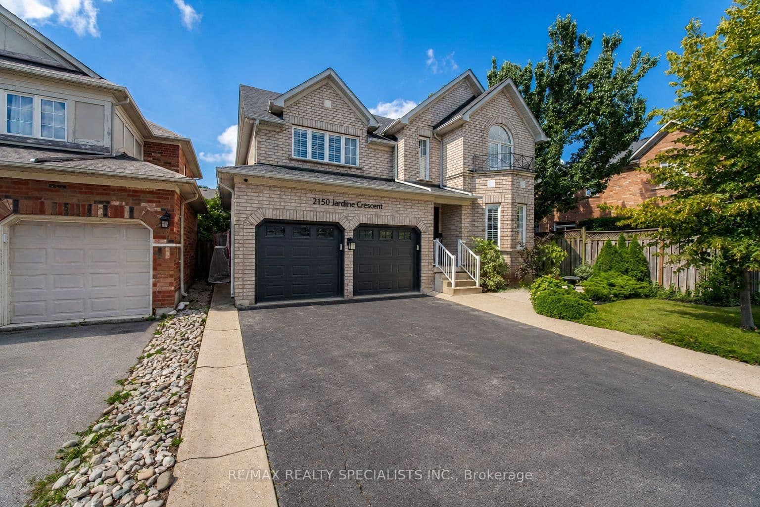 2150 Jardine Crescent thumbnail 2