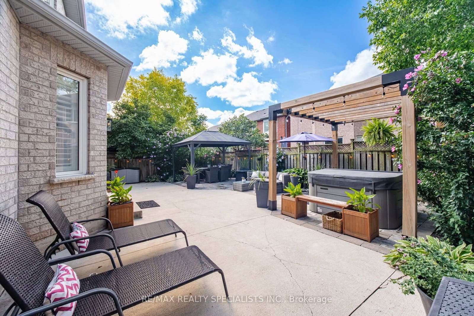 2150 Jardine Crescent thumbnail 28