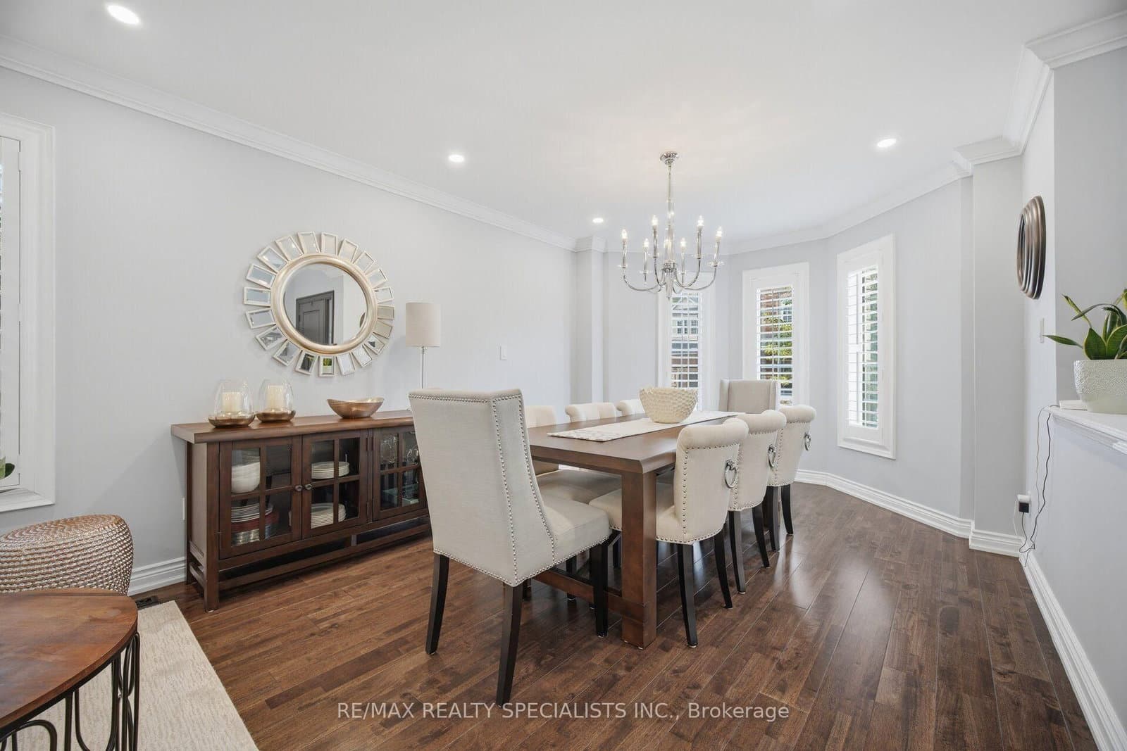 2150 Jardine Crescent thumbnail 4