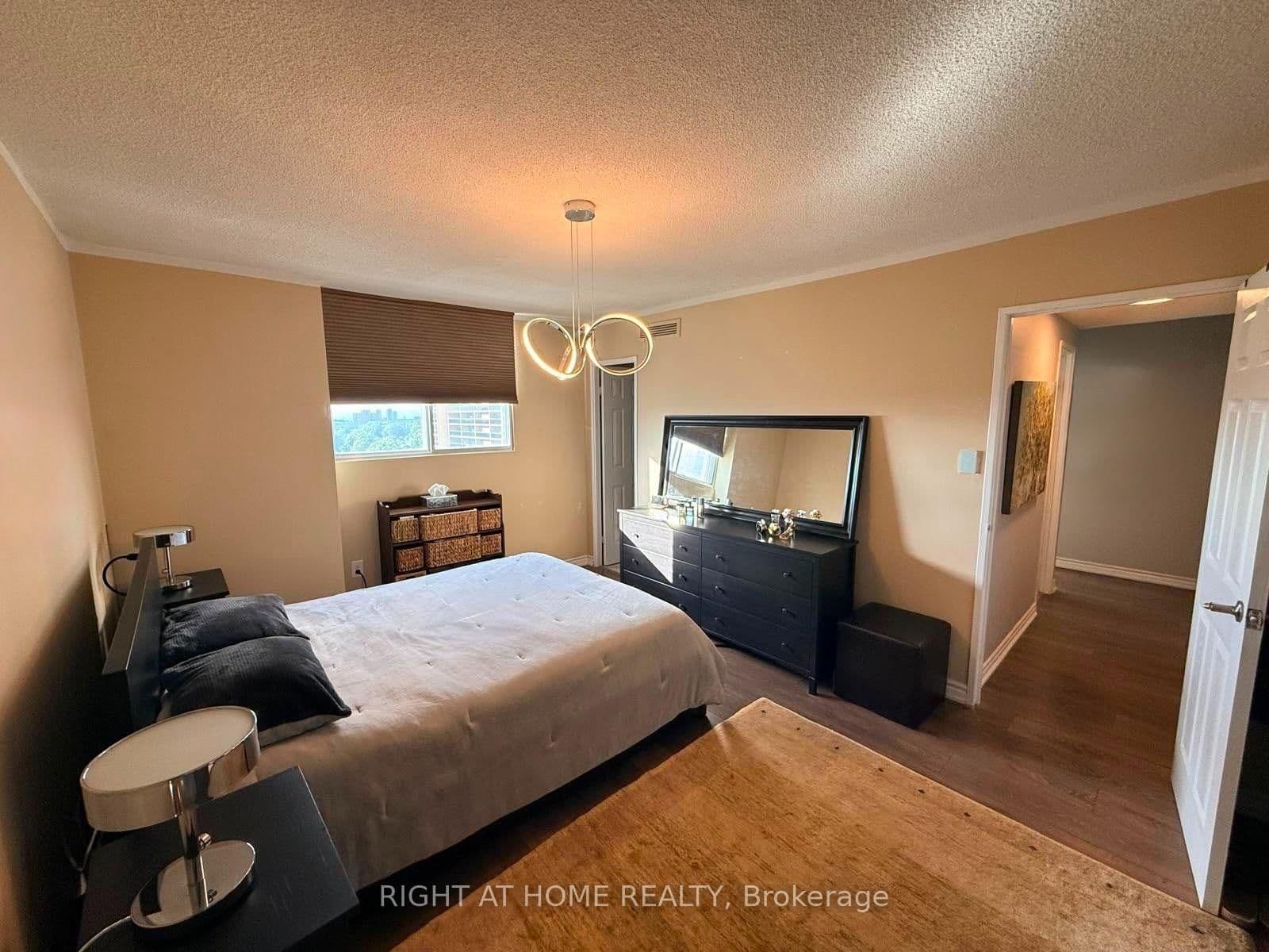 820 Burnhamthorpe Road, Unit 1102 thumbnail 10
