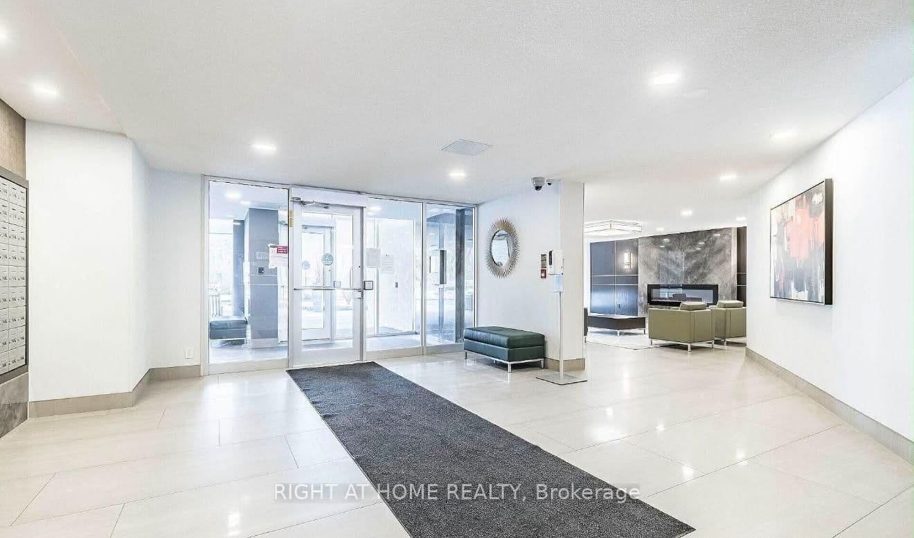 820 Burnhamthorpe Road, Unit 1102 thumbnail 27