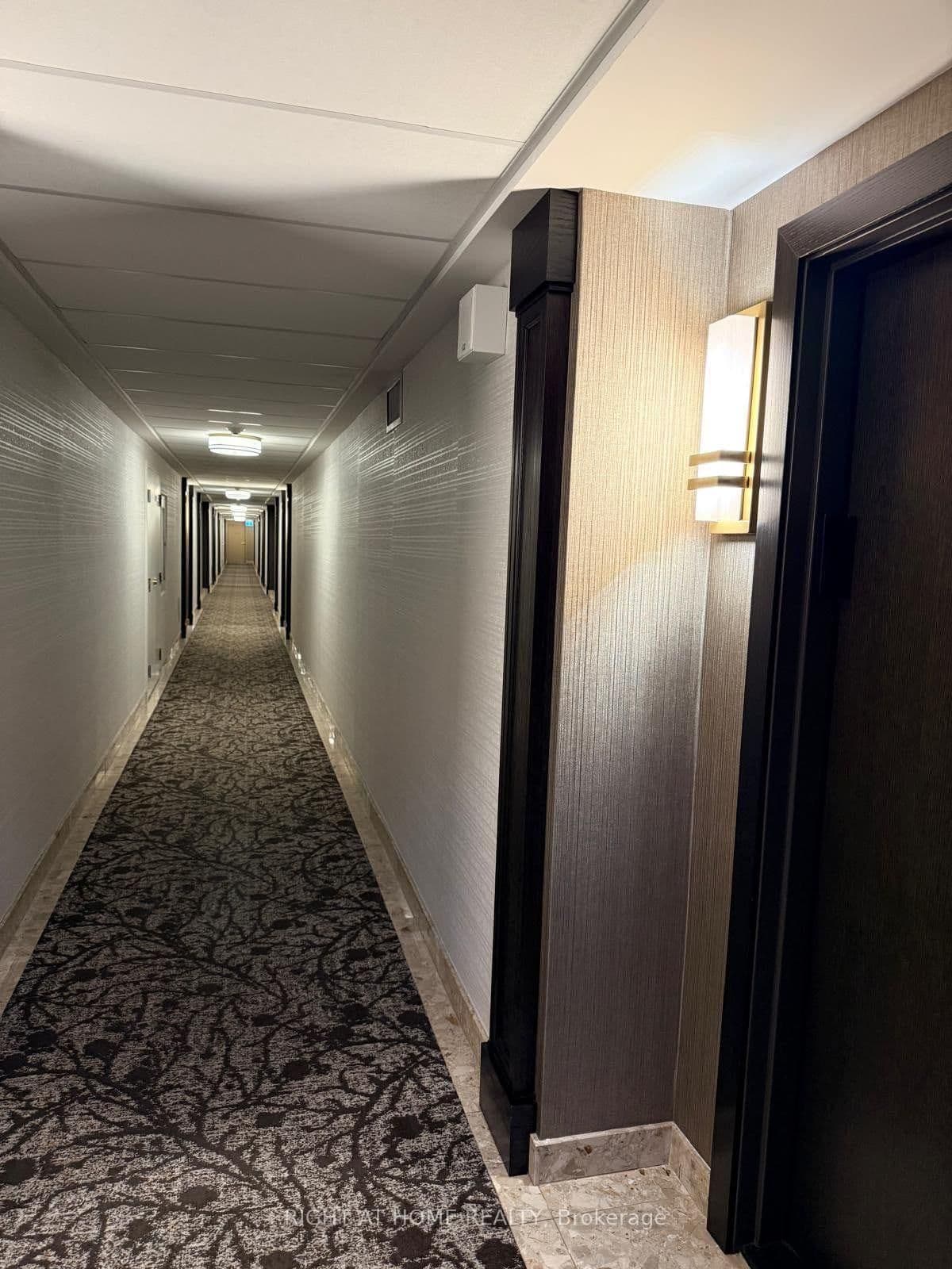 820 Burnhamthorpe Road, Unit 1102 thumbnail 31