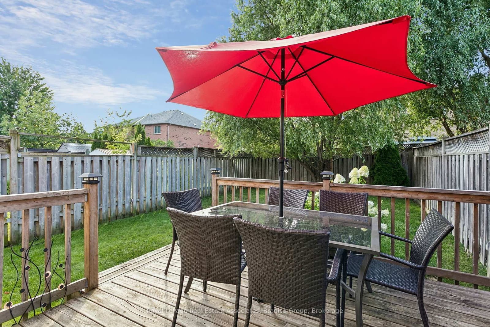 3837 Forest Bluff Crescent thumbnail 28