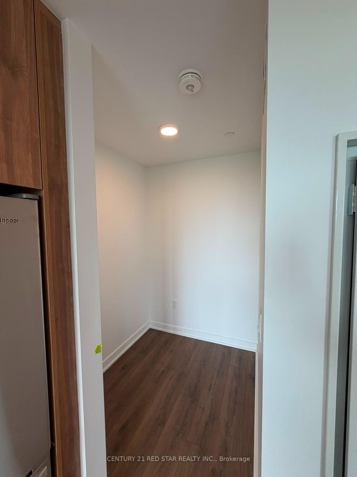 740 Whitlock Avenue, Unit E502 thumbnail 8