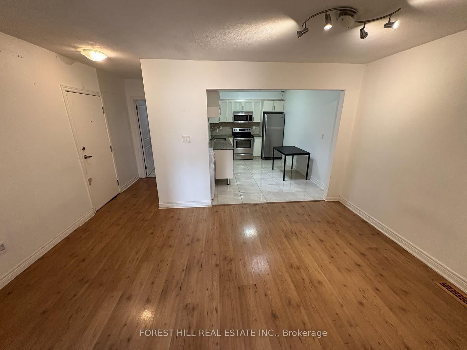 341 Lakeshore Road E, Unit 1 thumbnail 2