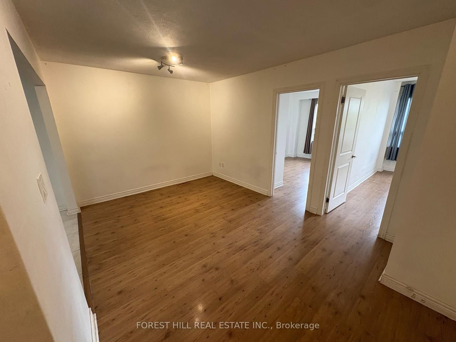 341 Lakeshore Road E, Unit 1 thumbnail 4