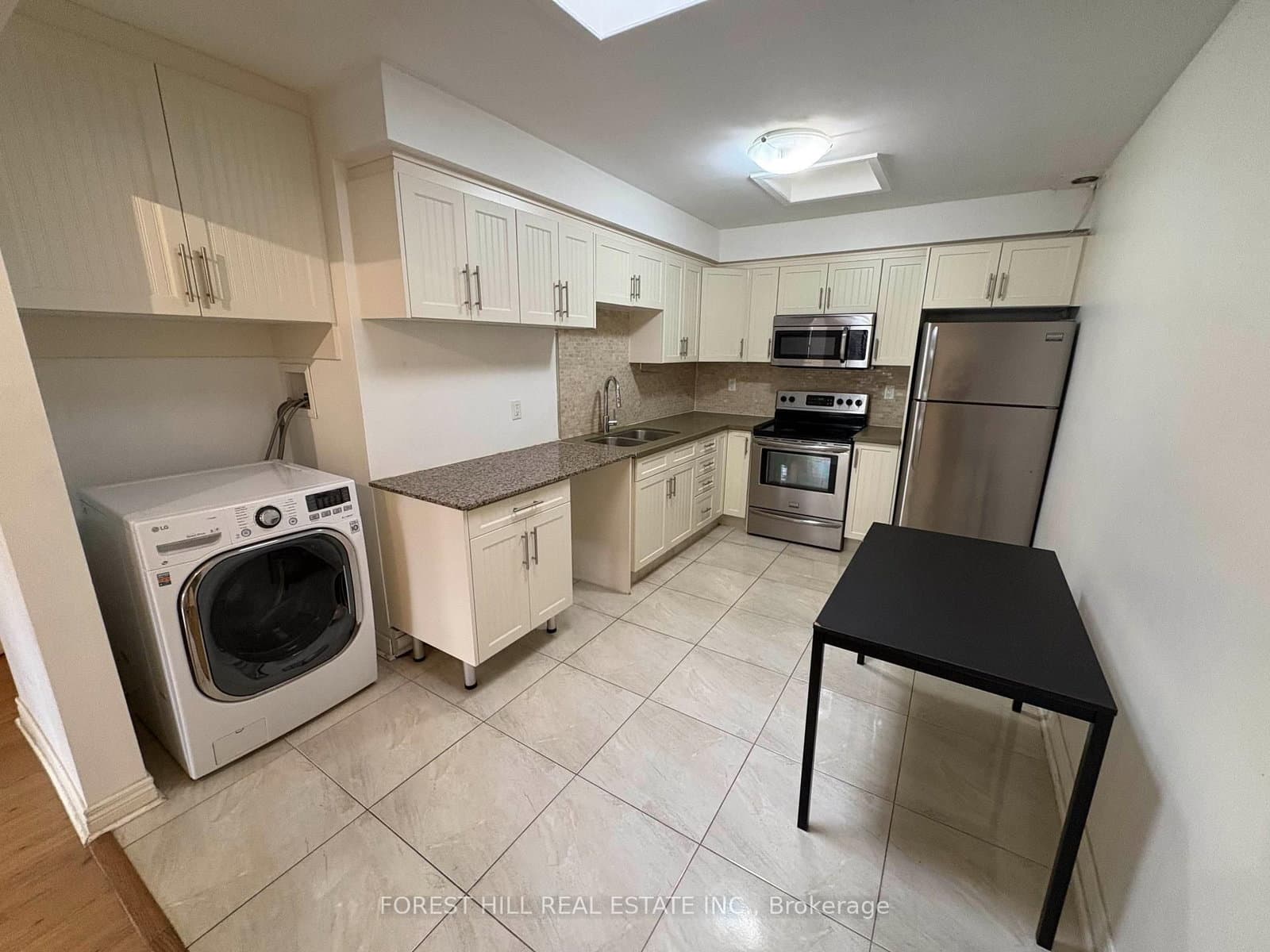 341 Lakeshore Road E, Unit 1 thumbnail 5