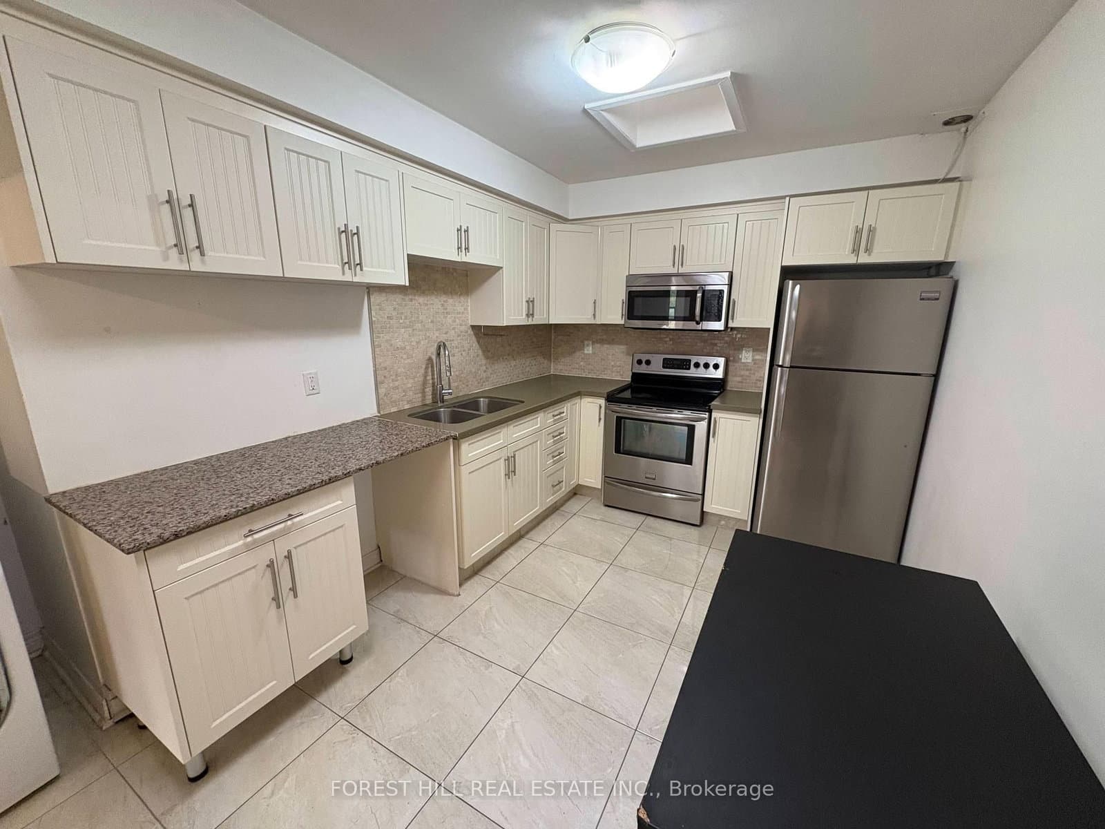 341 Lakeshore Road E, Unit 1 thumbnail 6