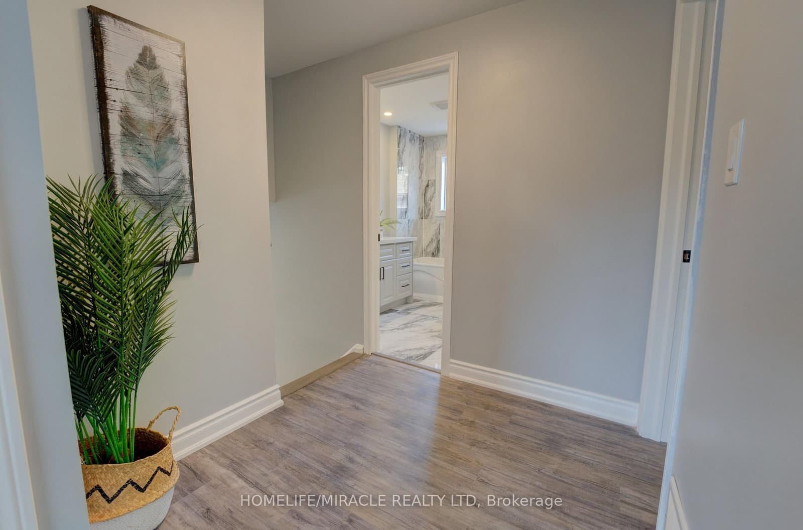 85 Silverstone Drive thumbnail 19