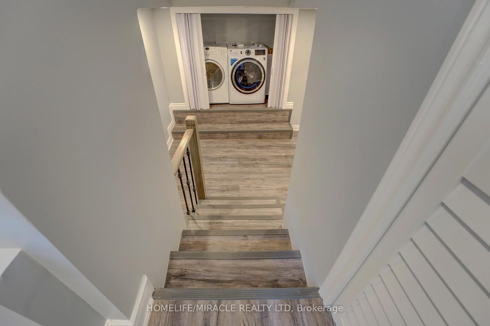 85 Silverstone Drive thumbnail 29