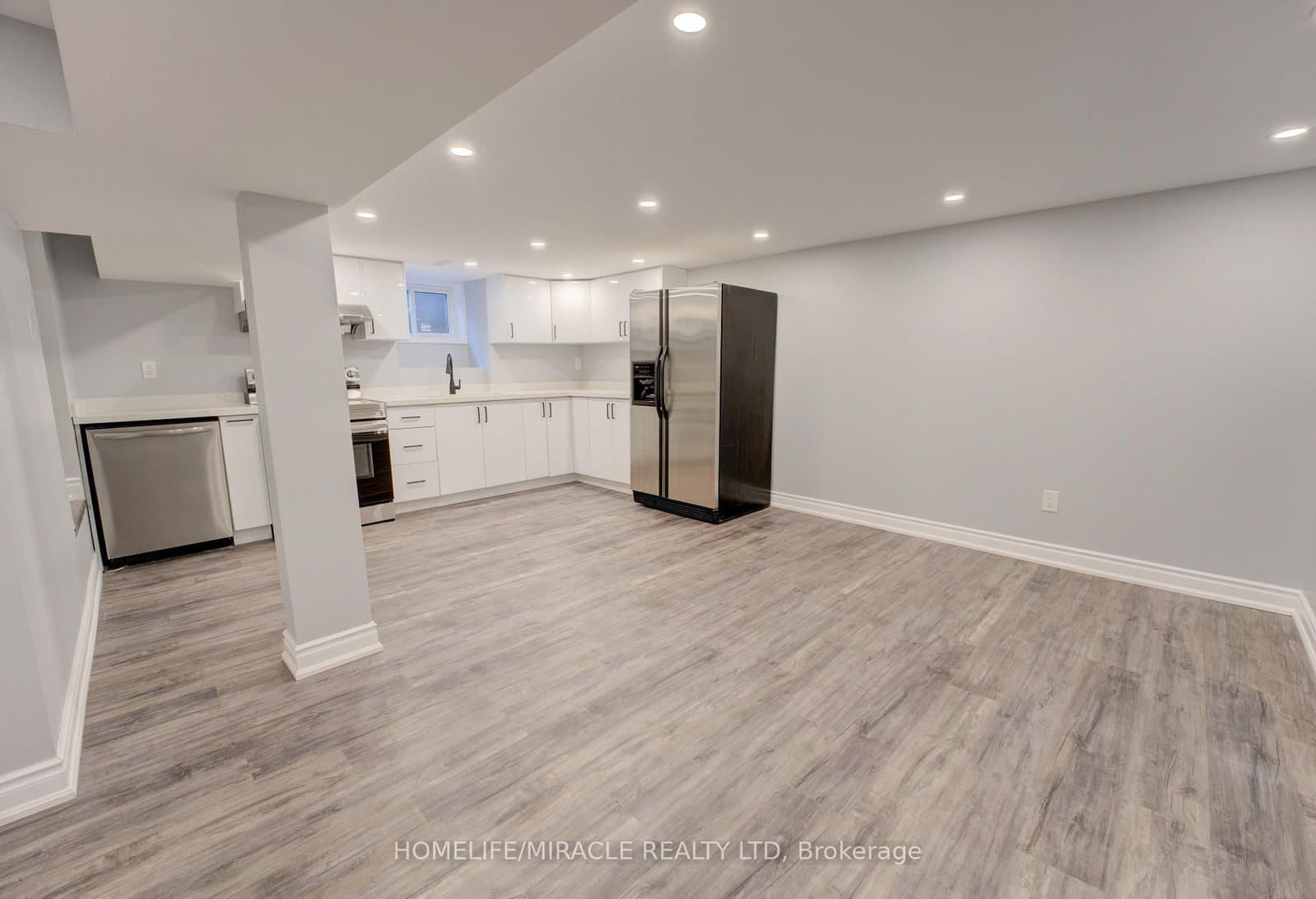 85 Silverstone Drive thumbnail 31