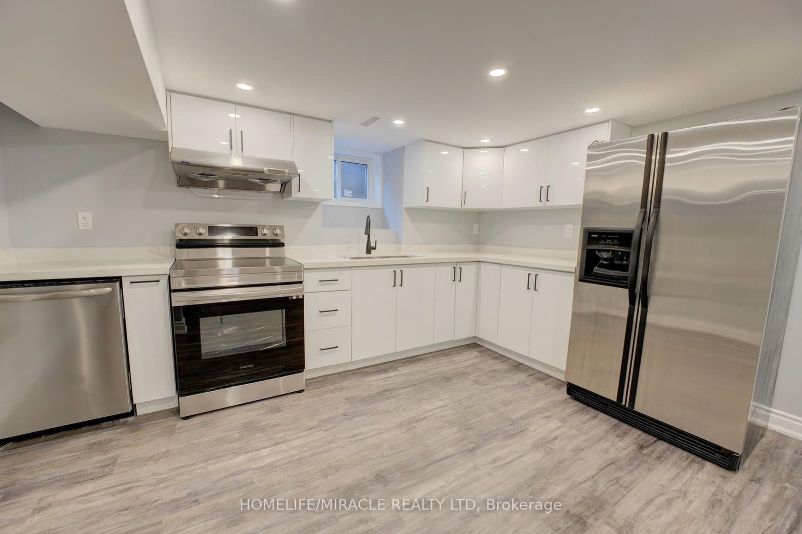 85 Silverstone Drive thumbnail 33