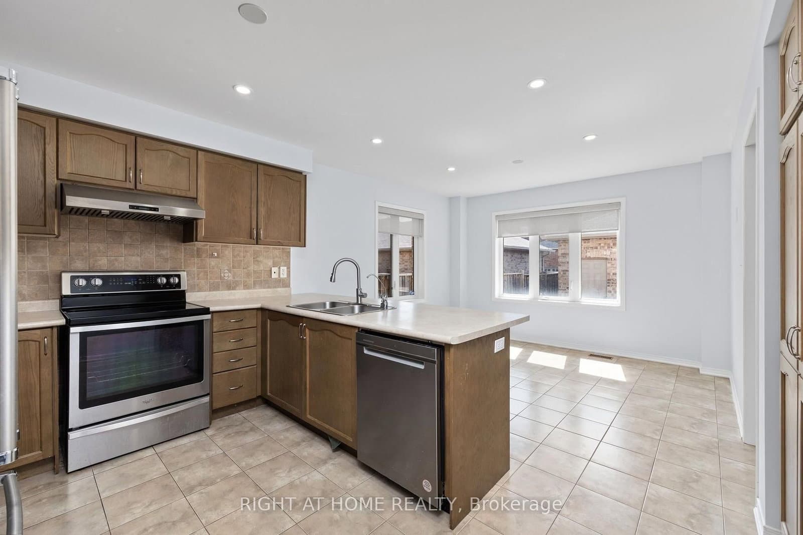 3128 Robert Brown Boulevard thumbnail 10