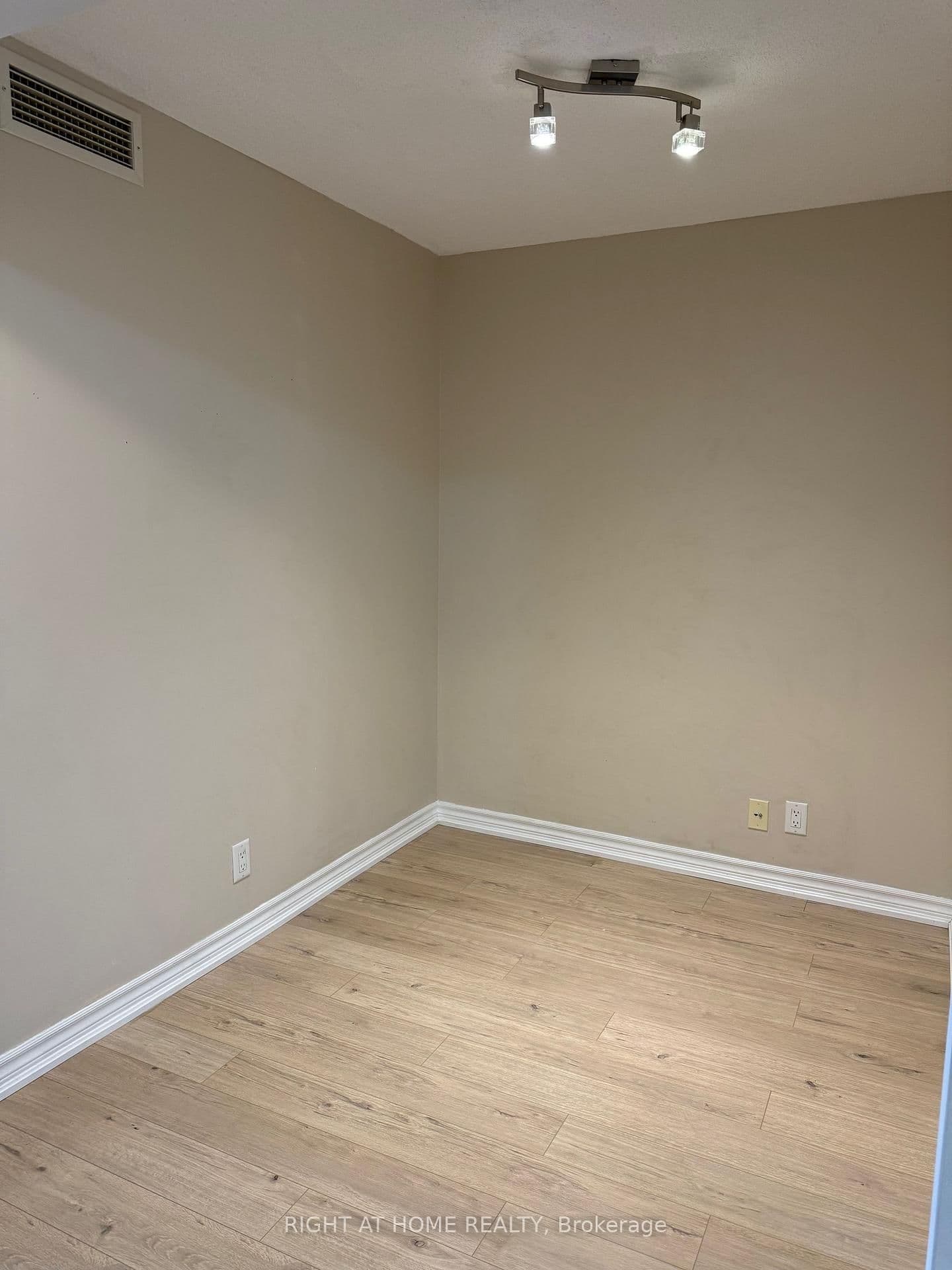 1 Elm Drive, Unit 1212 thumbnail 16