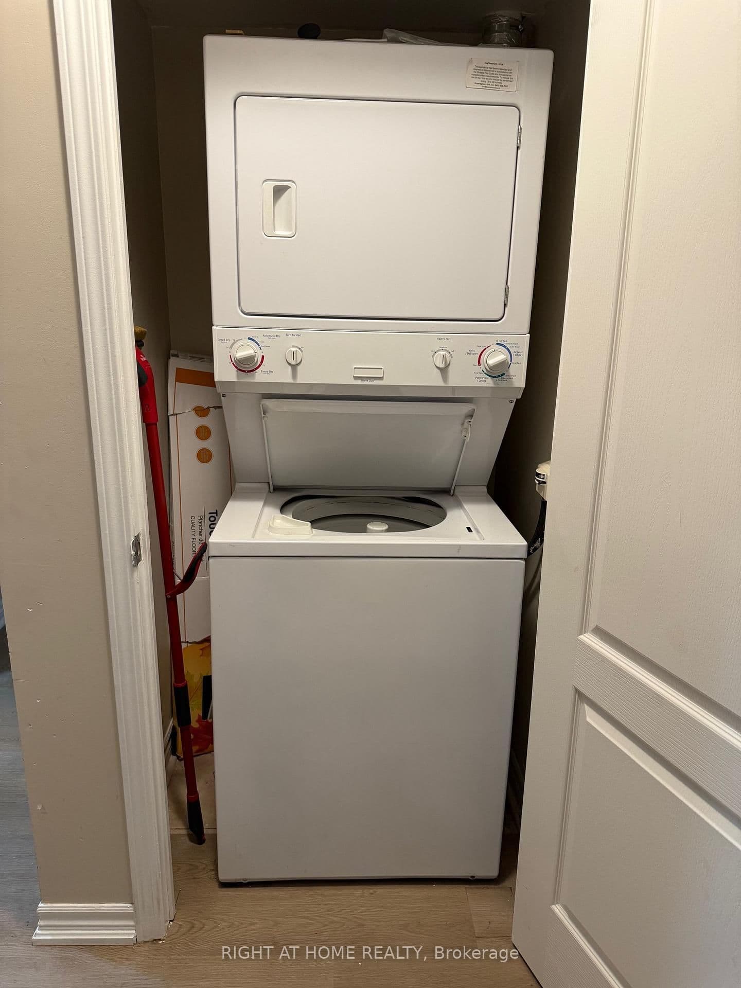 1 Elm Drive, Unit 1212 thumbnail 19