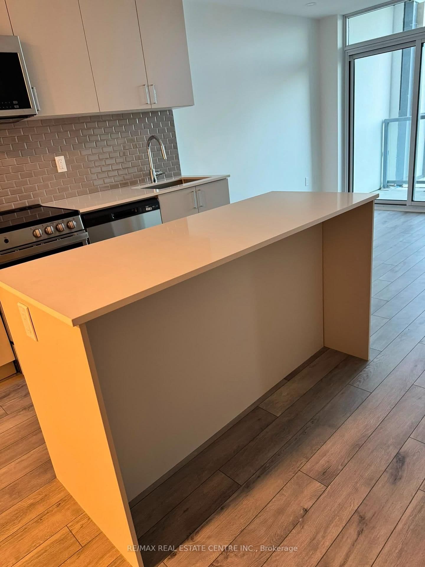 1005 Dundas Street E Street, Unit 612 thumbnail 5