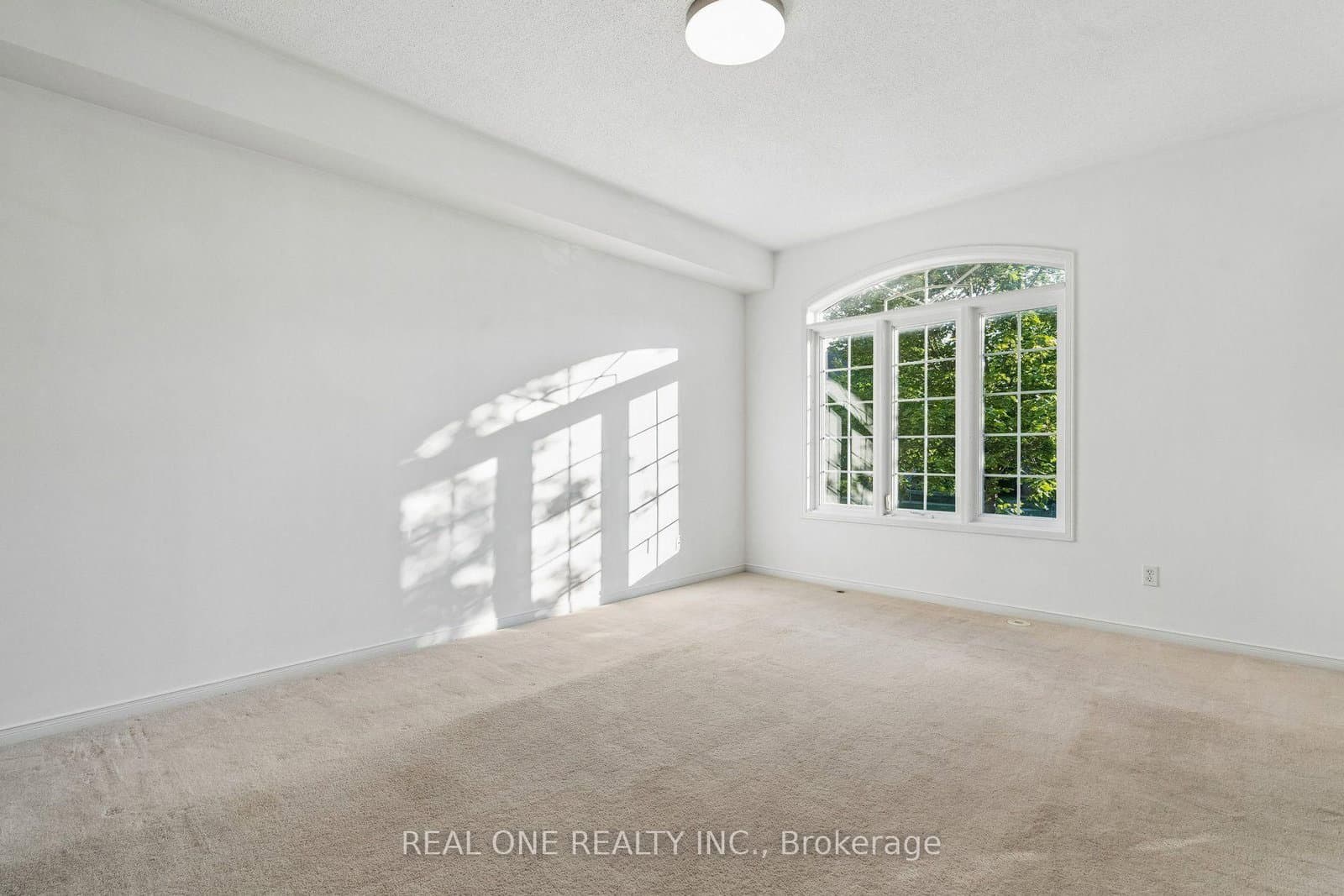 2350 Sutton Drive thumbnail 10