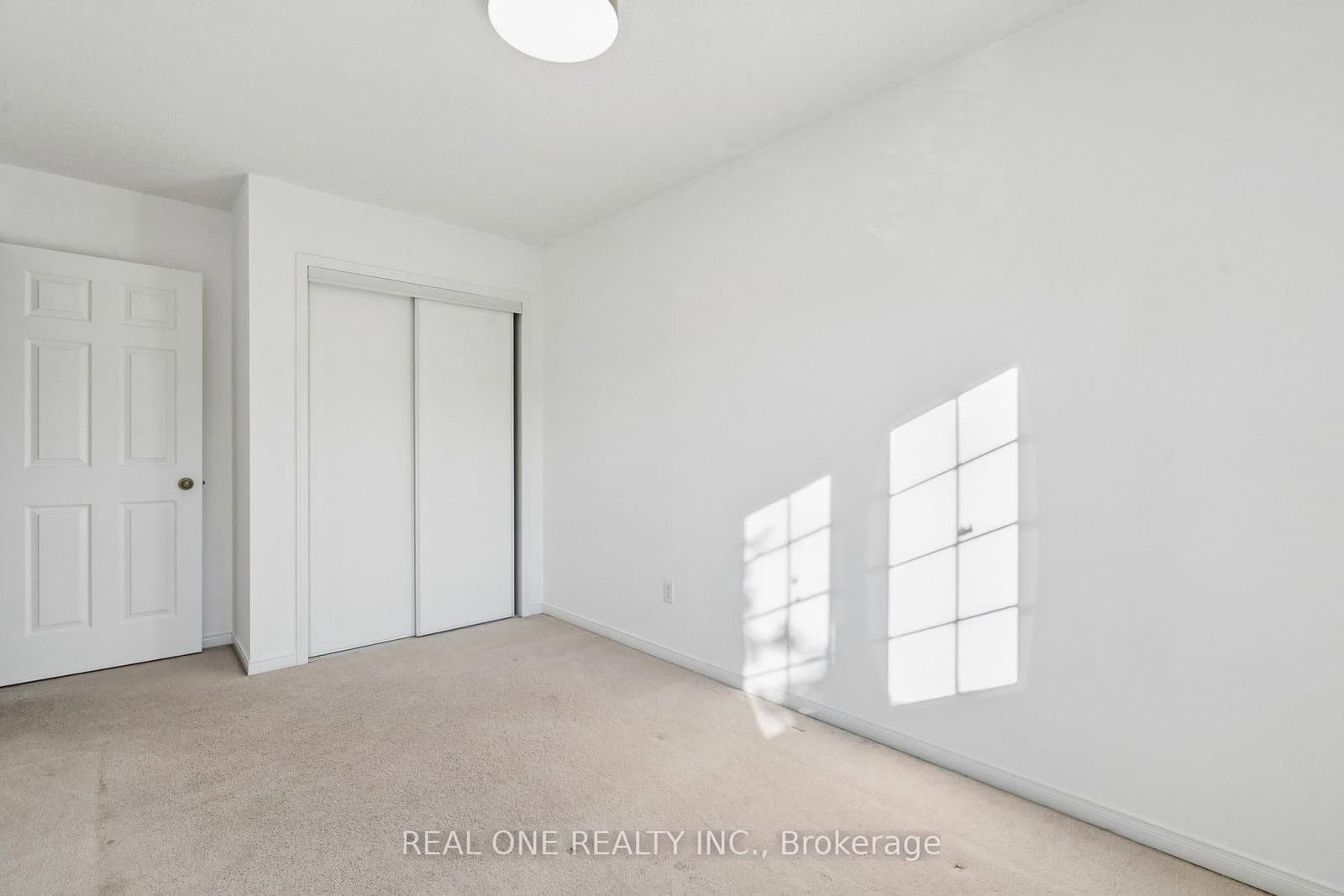 2350 Sutton Drive thumbnail 19