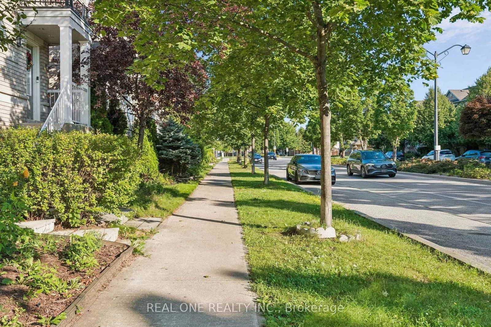 2350 Sutton Drive thumbnail 2