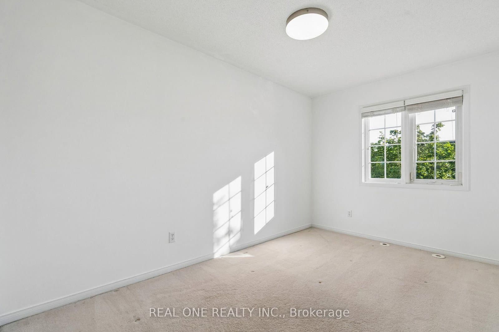 2350 Sutton Drive thumbnail 20
