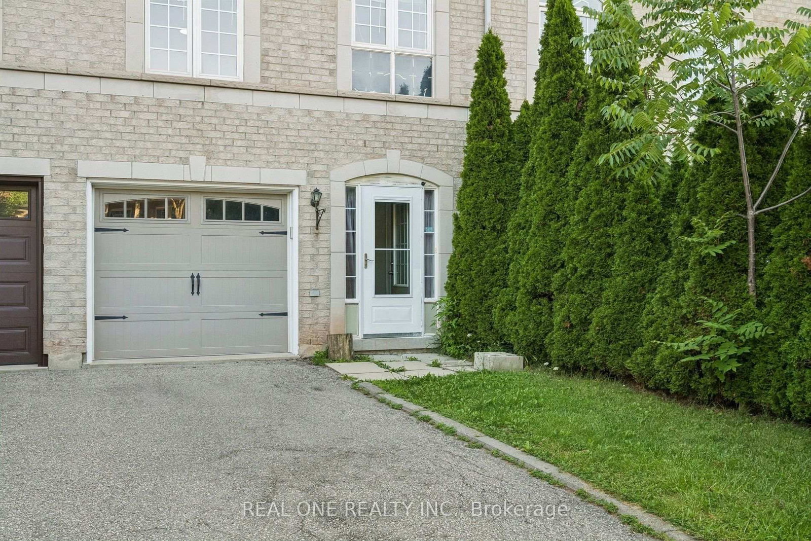2350 Sutton Drive thumbnail 35