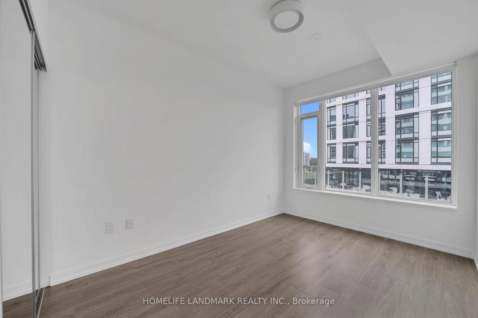 2485 Eglinton Avenue W, Unit 905 thumbnail 4