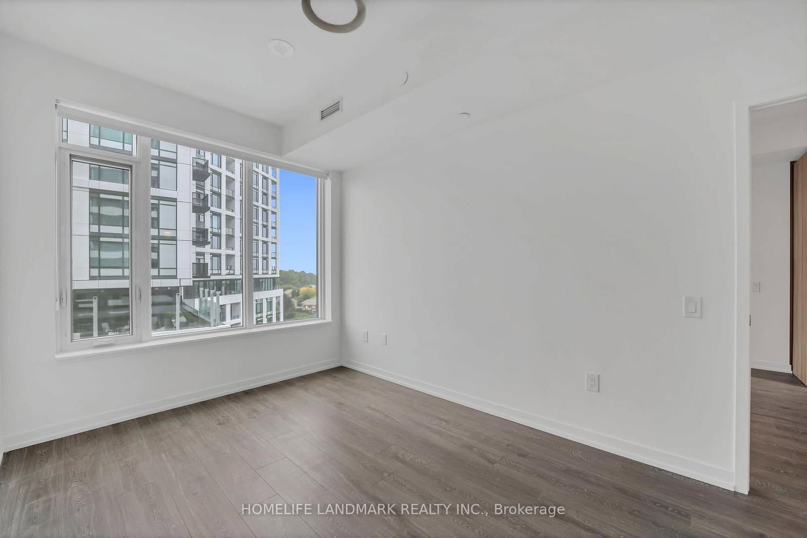 2485 Eglinton Avenue W, Unit 905 thumbnail 5