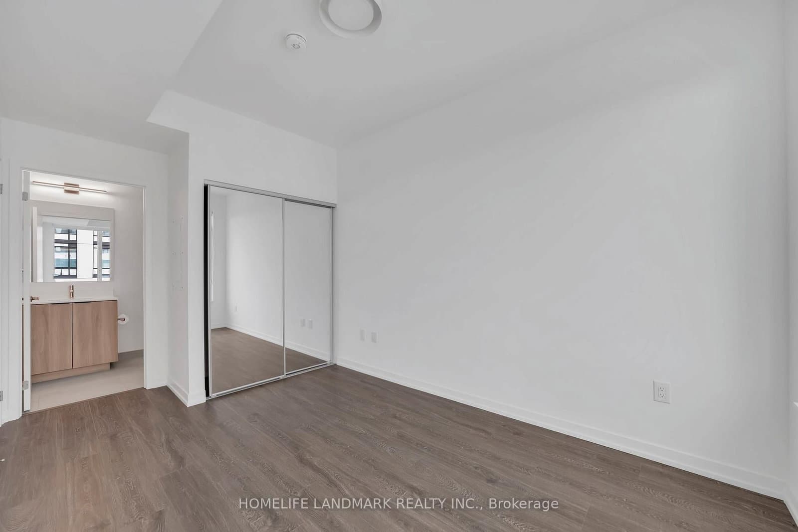2485 Eglinton Avenue W, Unit 905 thumbnail 6
