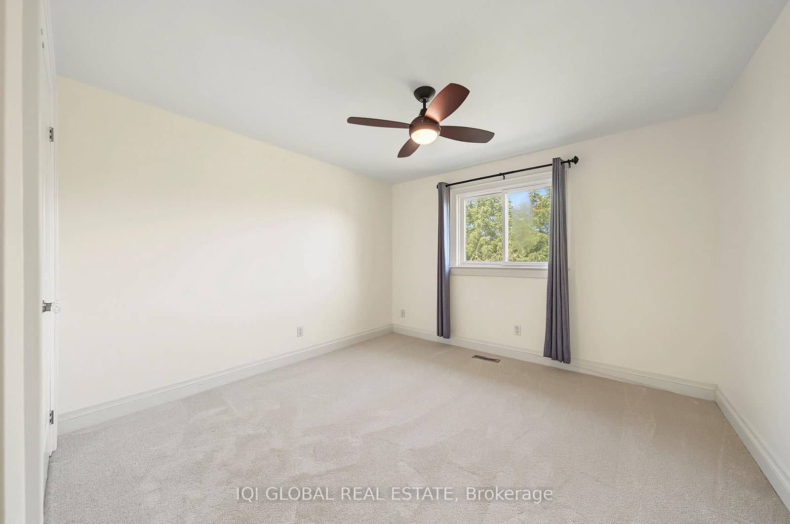 1497 Greenbriar Drive thumbnail 32
