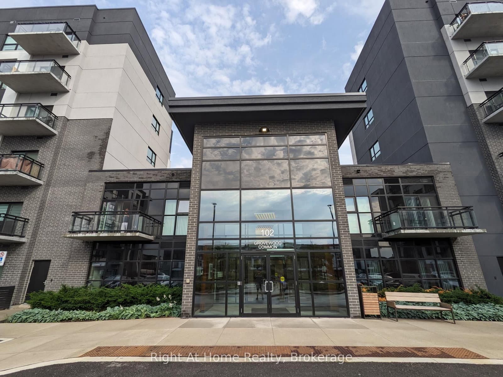 102 GROVEWOOD Common, Unit 527 - Image 1