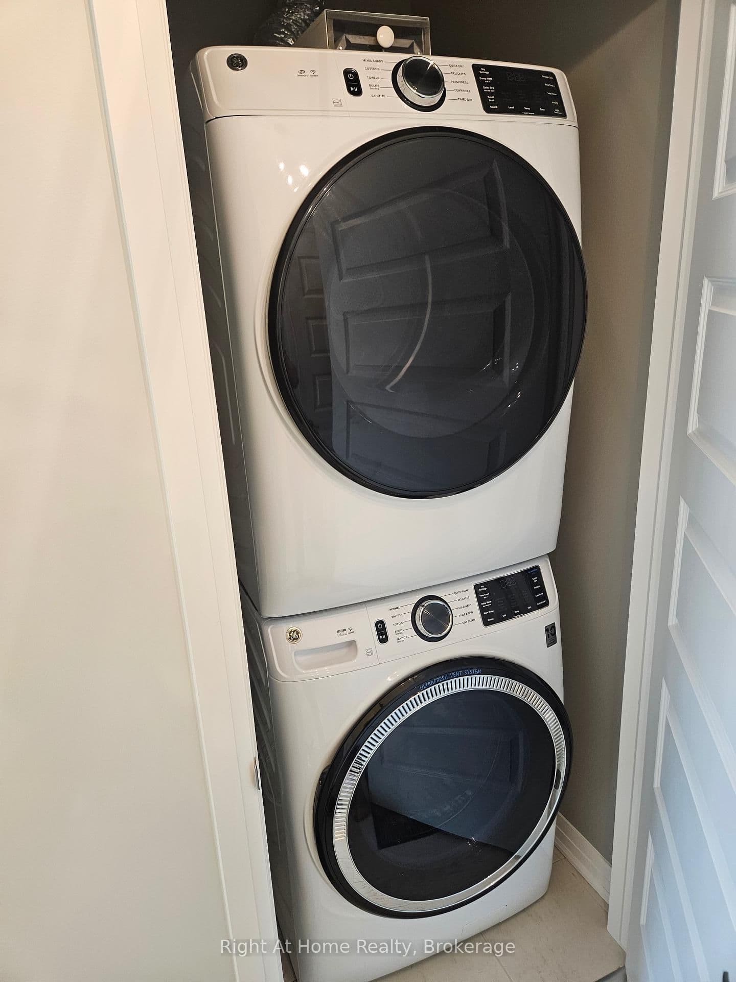 102 GROVEWOOD Common, Unit 527 thumbnail 13