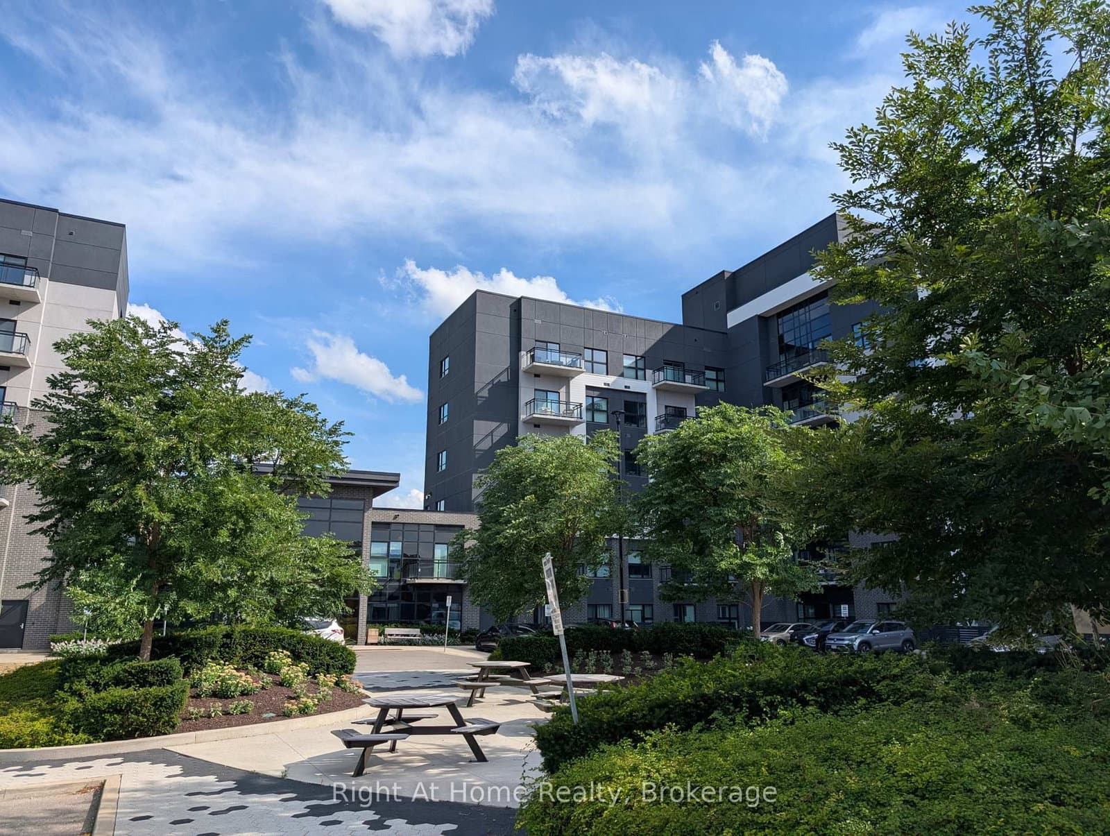 102 GROVEWOOD Common, Unit 527 thumbnail 17